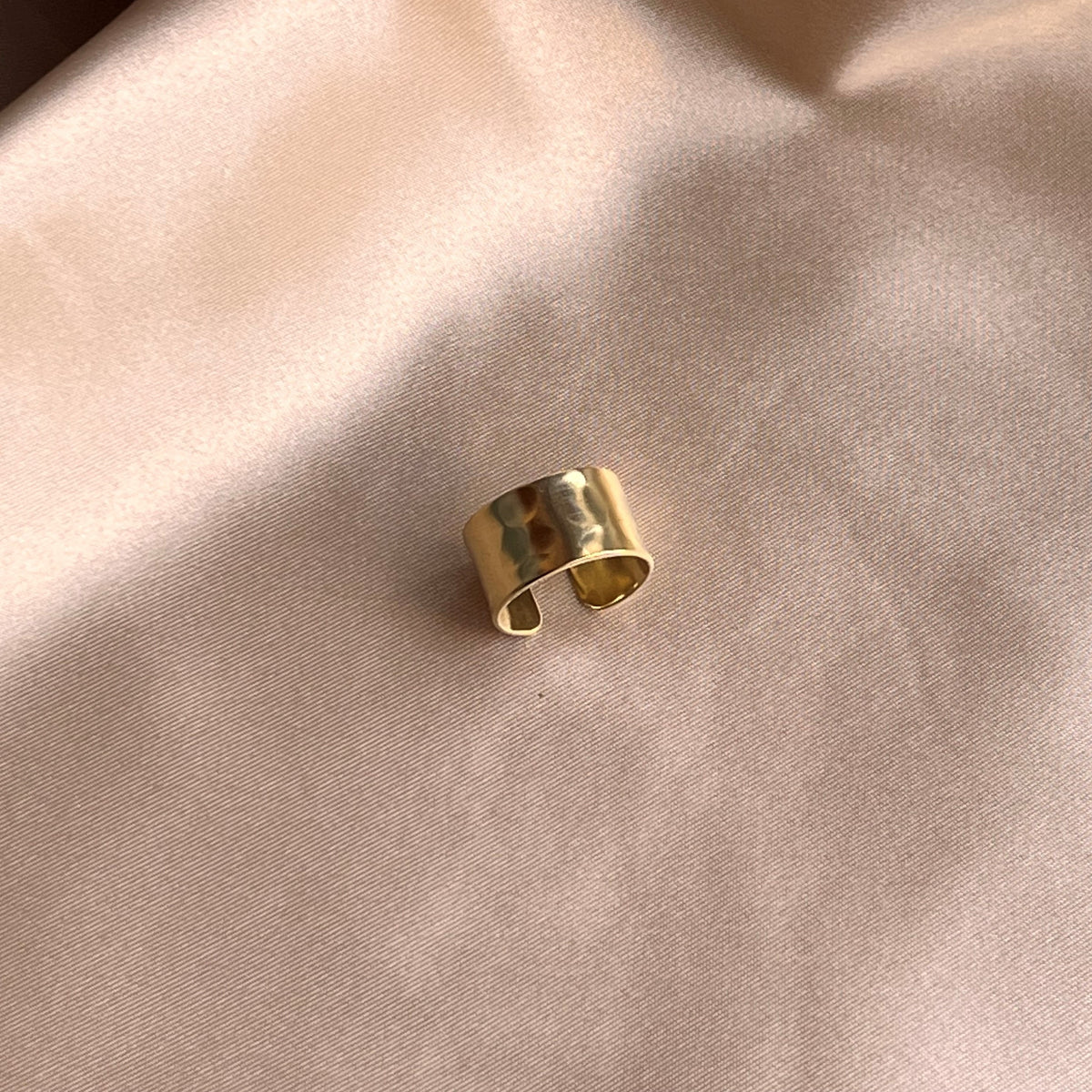 Anello 1 cm MARTELLATO - Acciaio