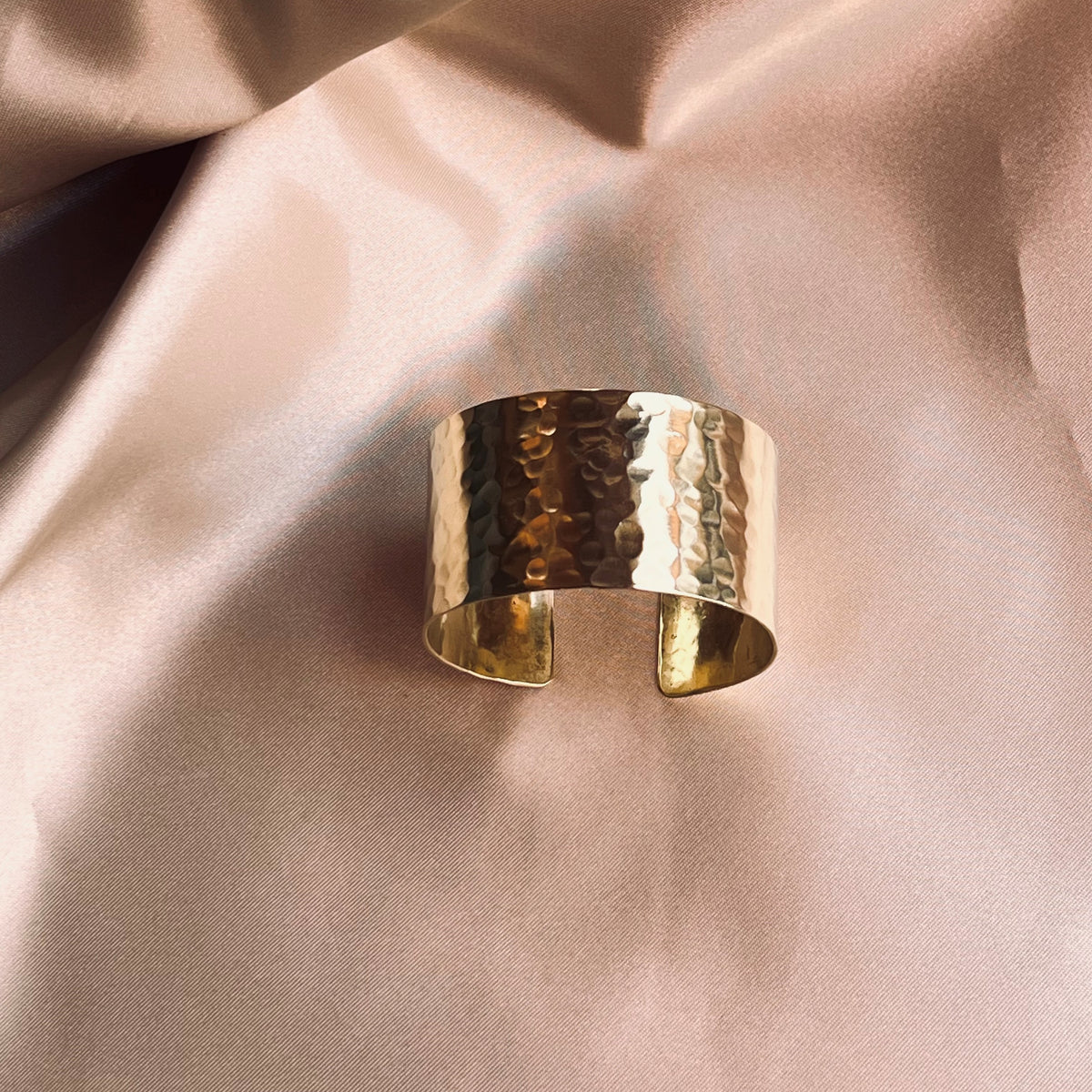 Bracciale Personalizzabile 3 cm in Ottone Martellato