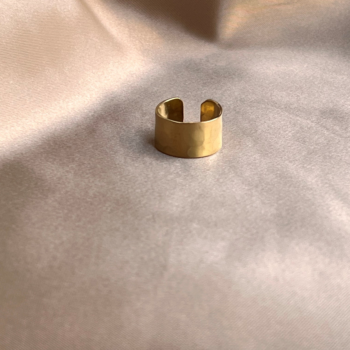 Anello 1 cm MARTELLATO - Acciaio